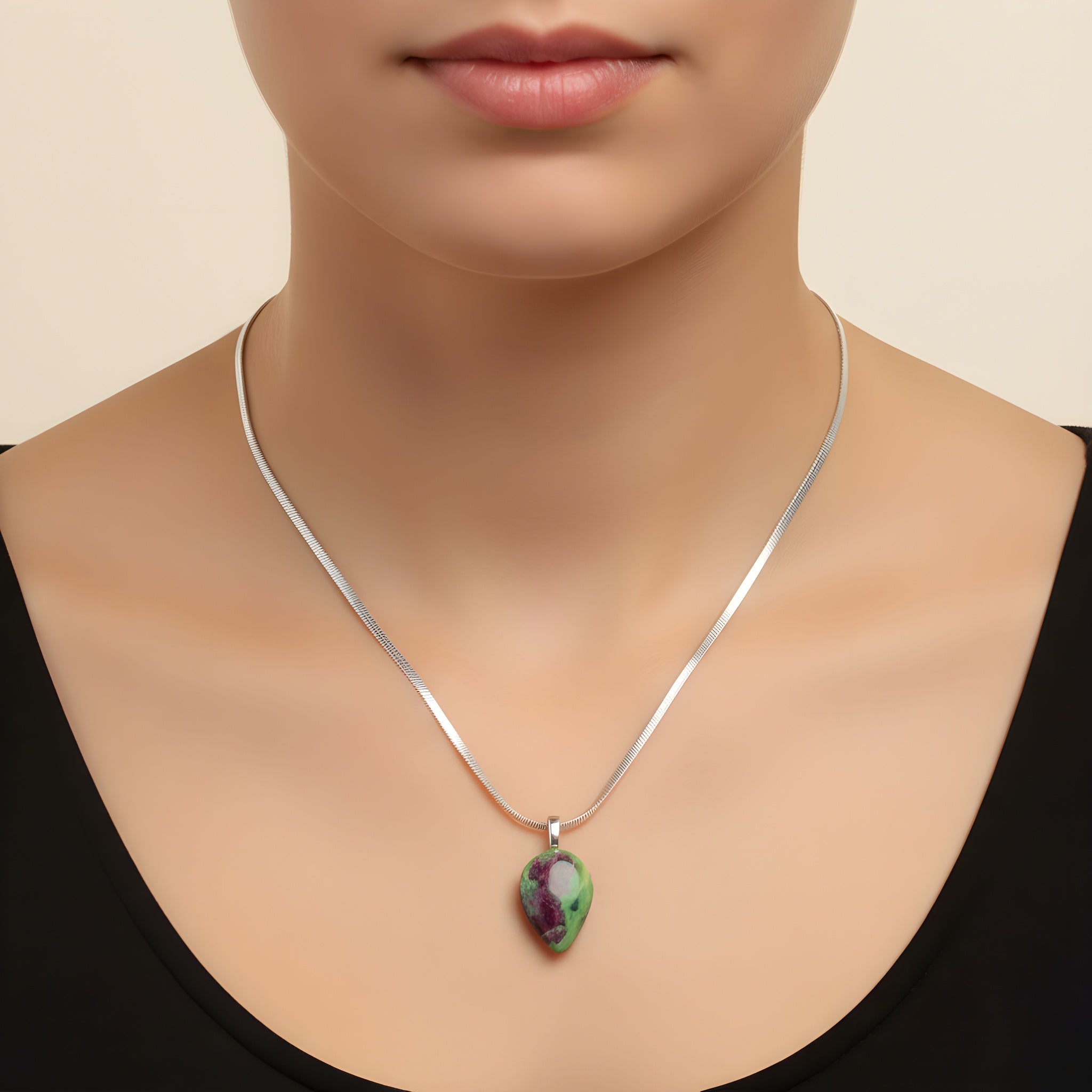 Collana in pietre naturali verde-rossa Ruby Zoisite con catena acciaio inox