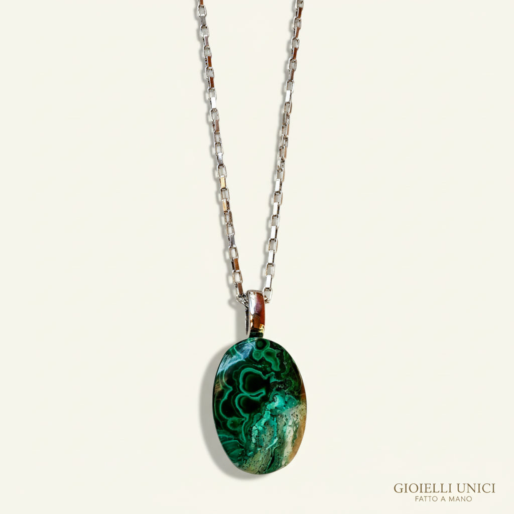 Collana Crisocolla Malachite verde-blu indossata SharifaCrystals®
