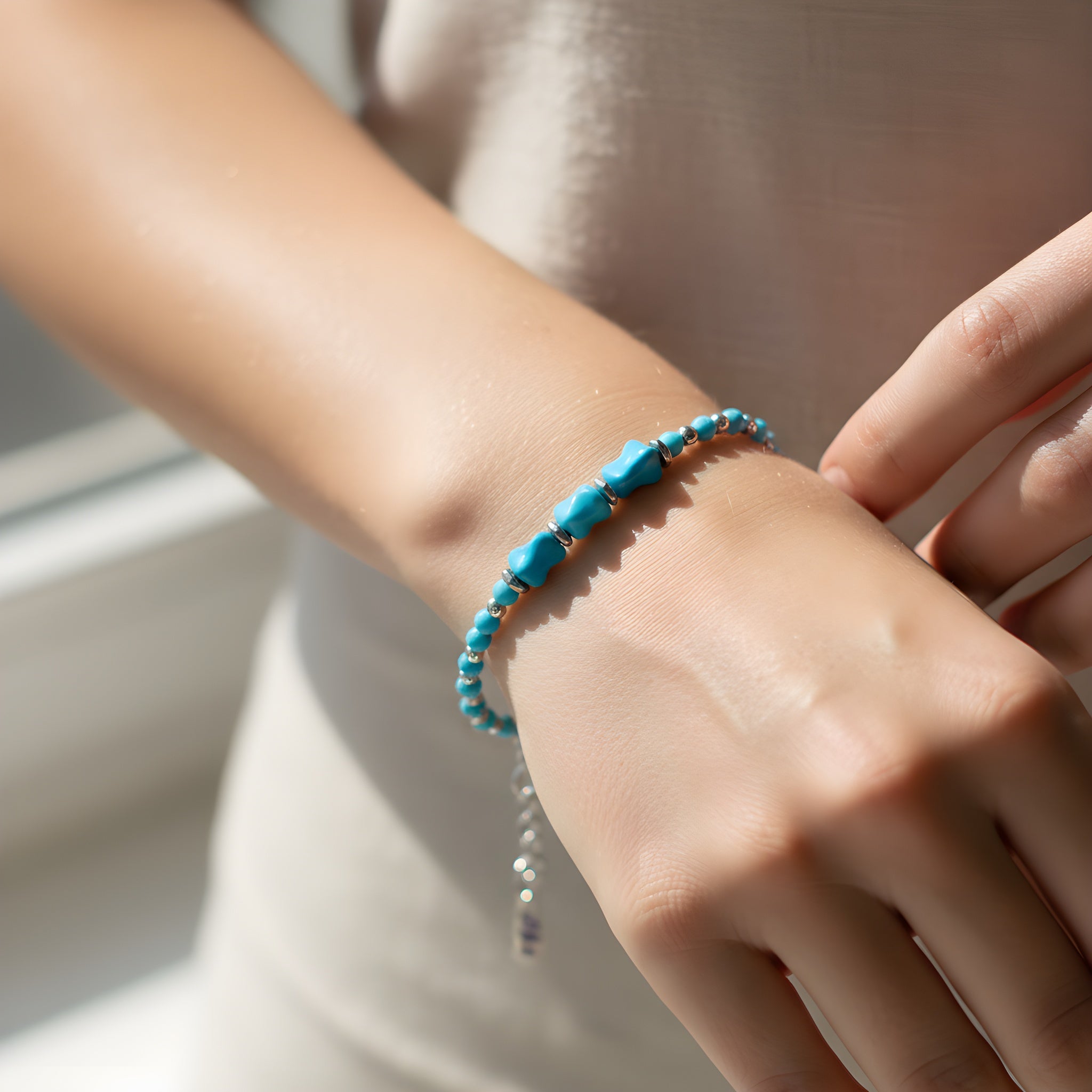 perle howlite azzurra bracciale regolabile 17-21 cm